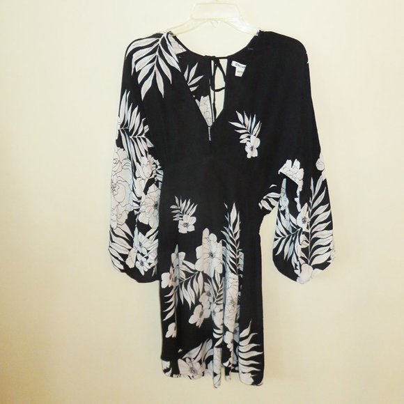 Billabong Women’s Beach Cover-Up, Black with Tan/Beige Flowers Sz Large - Picture 7 of 8